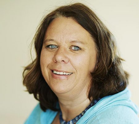 Det er travle dager for daglig leder Eli Gåsemyr i Omsorgspartner Vestfold AS når deler av Holmen gård nå skal bli asylmottak for mindreårige.