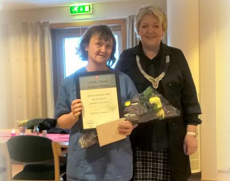 Hilde Ausland Onstad, her sammen med ordfører Inger Løite. Foto: Ellen C. Kveim