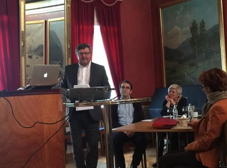 Optimistisk stemning for etablering av ny kommune Fylkesmann Stein A. Ytterdahl informerte om fylkesmannens oppgave som prosessveileder i kommunereformprosessen