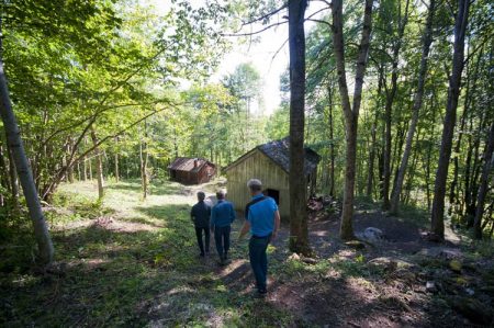 Husmannsplassen Lia får nå et ansiktsløft, med støtte fra fylkeskommunen og Nors Kulturminnefond. Foto: www.husmannsplassen.com