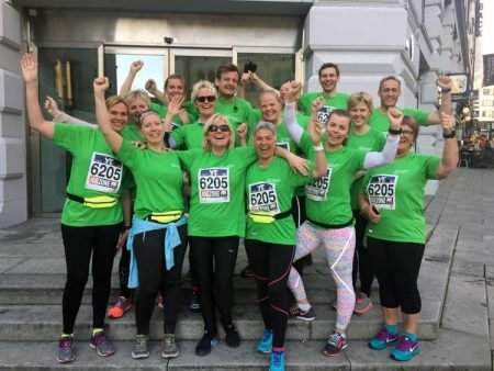 Spreke bankansatte gjennomførte Holmenkollstafetten med stil! Foto: Facebook.