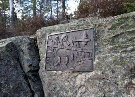 Gjerstad har mange severdigheter, her fra Krigsminnemerket ved Sjølvskottjenna. Foto: Gjerstad Historielag