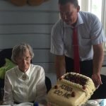En skikkelig jubileumskake hører med til feiringen av en 100-årsjubilant!