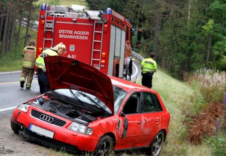 Denne bilen havnet på utsiden av veien ved Tegleverket