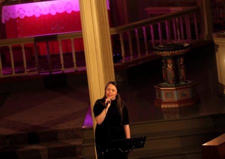 Sofie Sunde var en av mange lokale artister som bidro til en flott kveld i Gjerstad kirke
