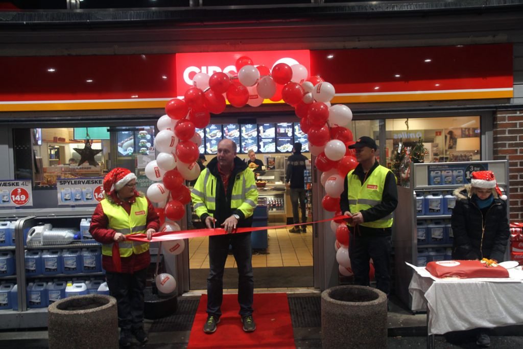 En representant fra Norges Lastebilforbund hadde oppgaven med å foreta åpningen av Circle K Brokelandsheia.