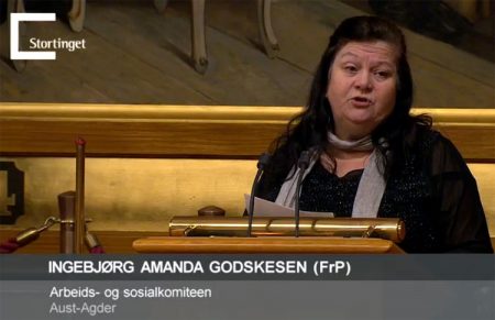 Ingebjørg Godskesen fremhevet Vegårshei Ski- og Aktivitetssenter i dagens budsjettdebatt på Stortinget. Skjermdump: Stortinget.no