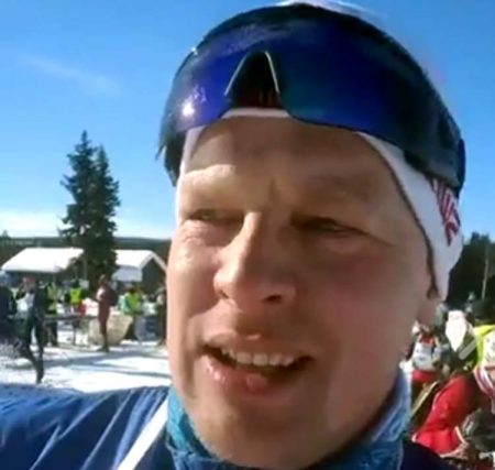 Ånon Ausland under direktesendt reportasje på Facebook midtveis i dagens Birkebeinerrenn.