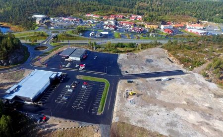 Tomtene på Brokelandsheia Øst ligger fint til ved E18