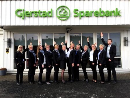 Gjerstad Sparebank med sine dyktige ansatte som sammen har bidratt til tidenes beste årsresultat.
