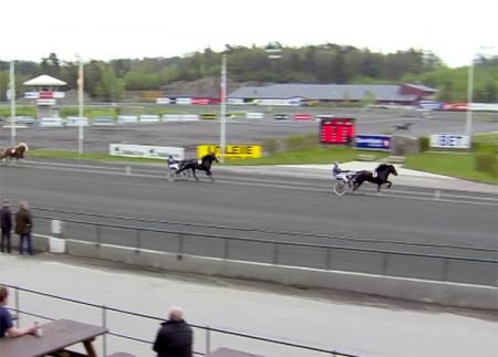 Garli Moe Garlin vant i suveren stil på Sørlandet Travbane i kveld