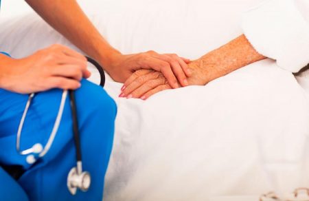 Gjerstad kommune ønsker å klarlegge regler for rett til langtidsopphold på sykehjem.  Illustrasjonsbilde: Depositphotos.com