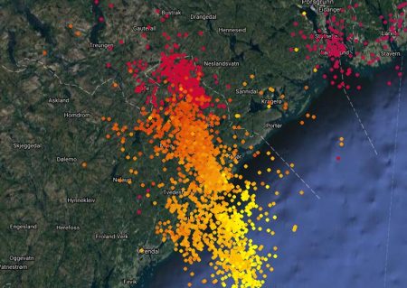 Kartet viser at de kraftigste lynnedslagene kom i Øvre Gjerstad i kveld.