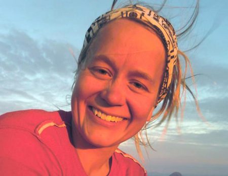 – Ikke ta det for gitt at vi blir boende når Gjerstad skole legges ned! Magnhild Aasbø Lystad er skeptisk til planene om å samle alle skolene på Abel. Foto: Facebook.