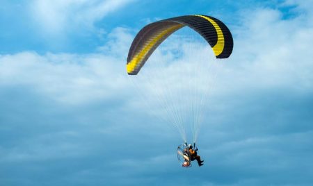 Paragliding er blitt en populær hobby i Gjerstad
