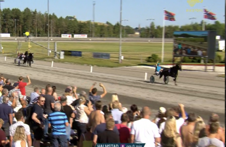 Så glad blir man når man vinner V75-løp!