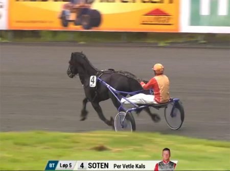 Soten vant med Per Vetle Kals i sulkyen