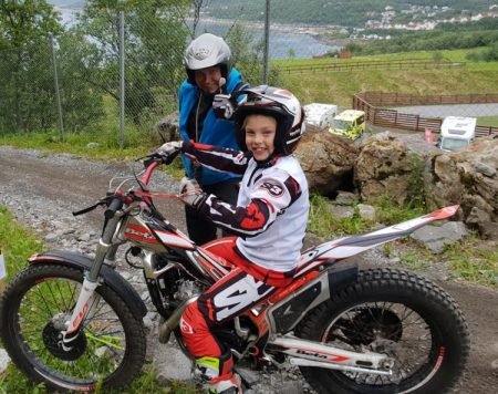 Kristoffer Frøyna (10) kunne smile bredt etter en sterk seier i helgen. Foto: Privat