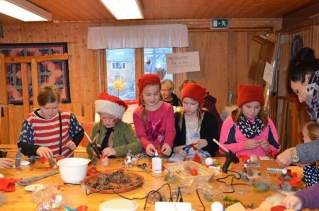 Alle barn i bygda kan glede seg til juleverksted på Fjelltun 2. desember. Illustrasjonsfoto.