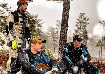 Svein Jørund Githmark, Marcus Langmyr og Terje Terjesen vant lagskyting i Froland. Foto: Facebook.