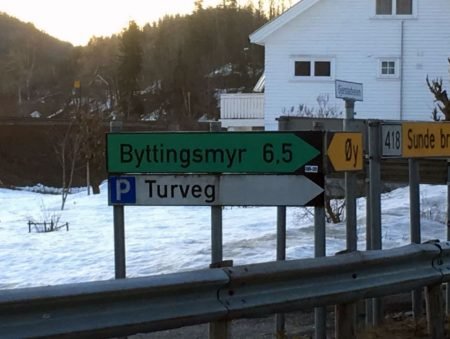Vegårshei var erstattet med Byttingsmyr på skiltet i Egddalen.