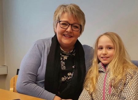 Ylva Hobber på besøk hos ordfører Inger Løite tidligere i år.