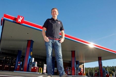 Morten Presthagen trekker seg ut av YX 7-Eleven på Brokelandsheia.