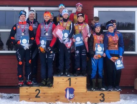 Det ble bronsemedalje i stafett på Agders lag i 15-årsklassen under hovedlandsrennet på Toten. Foto: Arrangør.