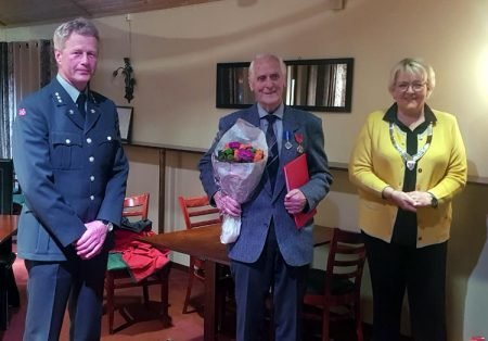 Anders Øya mottok Tysklandsbrigadens veteranforbunds medalje. Foto: Privat.