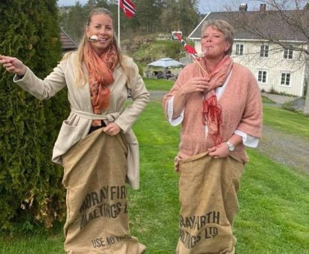 Sekkeløp hører med til en 17.mai-feiring. Foto: Maren Anne Vestøl og Tone Vestøl Bråten.