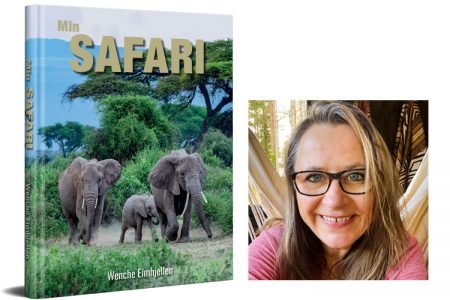 Wenche Eimhjellen med sin nye håndbok om safariliv i Afrika