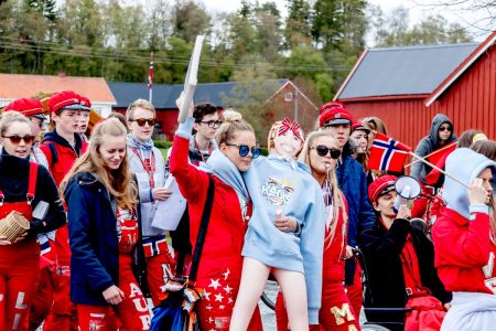 Kjære russeforeldre 2023: Gi slipp – og vær til stede