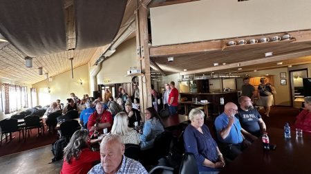 Følg debatten på Facebook