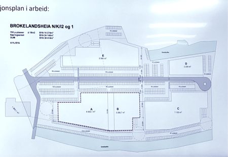 Planlegger for 800 nye parkeringsplasser på Brokelandsheia Nord