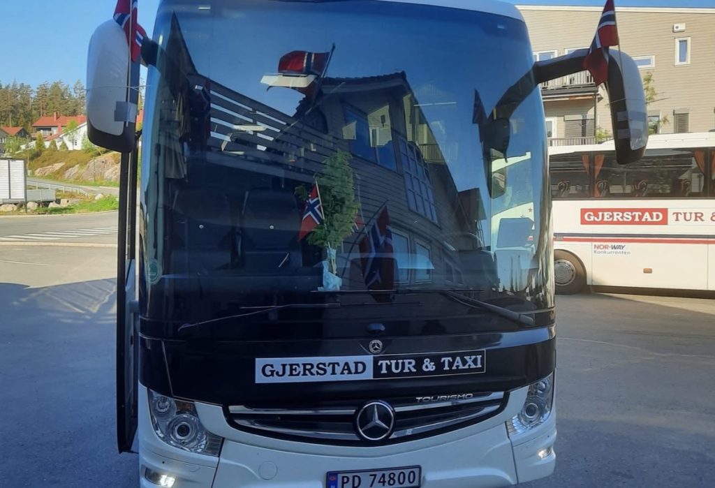 Utvider tilbudet: Festbuss til Kragerø hver lørdag i juni og juli