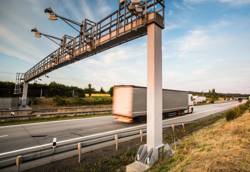 – Bompenger er en moderne form for landeveisrøveri som må avskaffes