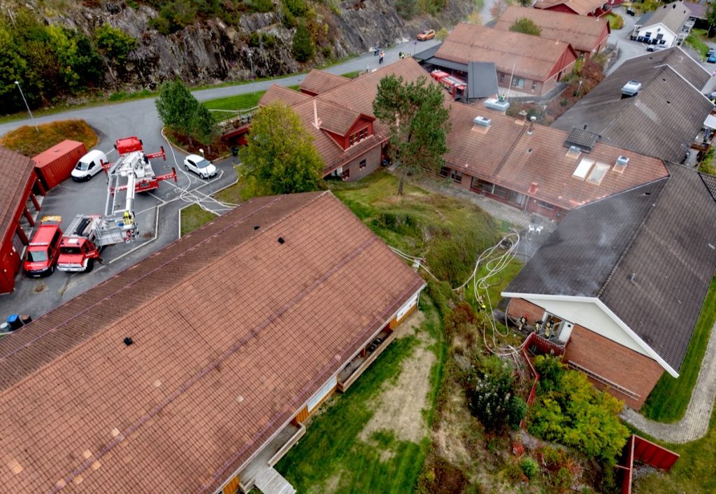 Pågår: Stor brannøvelse på Gjerstadheimen
